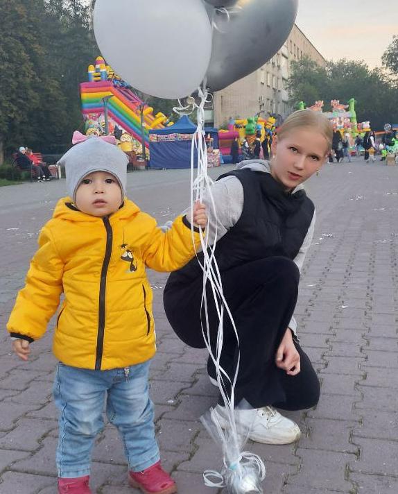 Семья сотрудника УЗПМ с дочерью по имени Россия проголосовала на выборах в Краснокамске